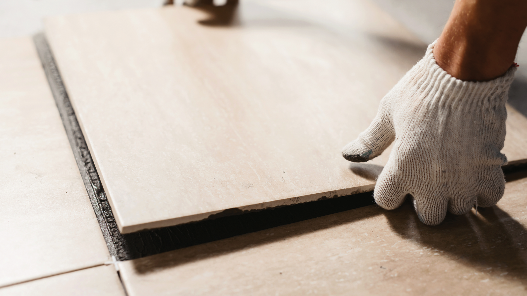 What is the Difference Between a Wet Saw and a Tile Cutter