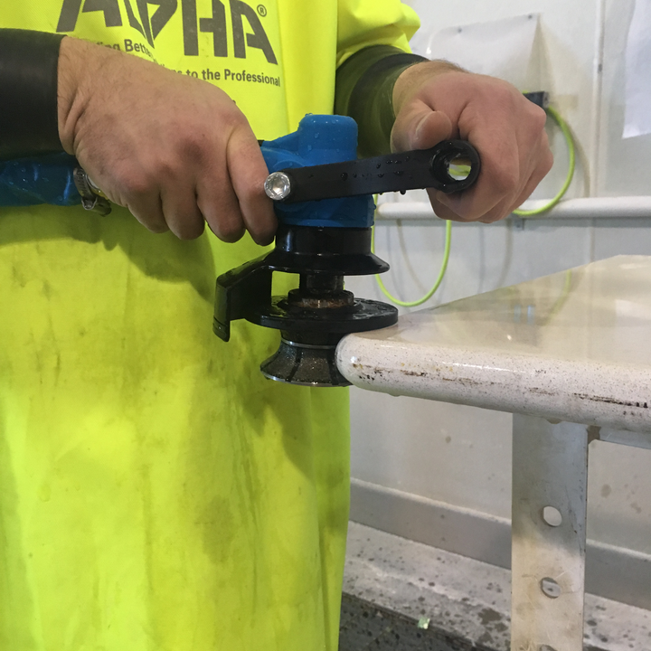 Alpha Tools AIR-850 High Performance Pneumatic Polisher with Profiler creating bullnose edge