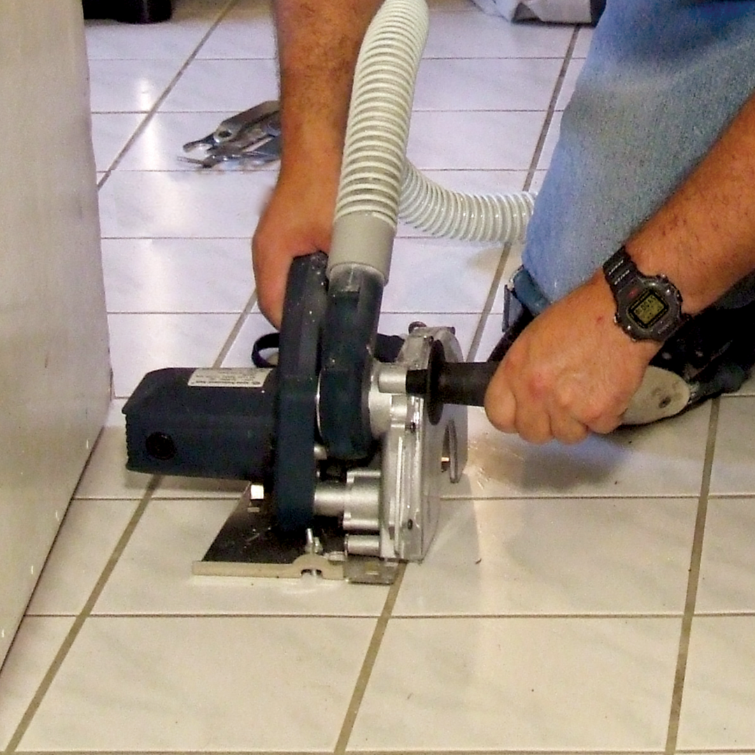 Alpha Tools 5" 110V ECC-125 Ecocutter removing grout