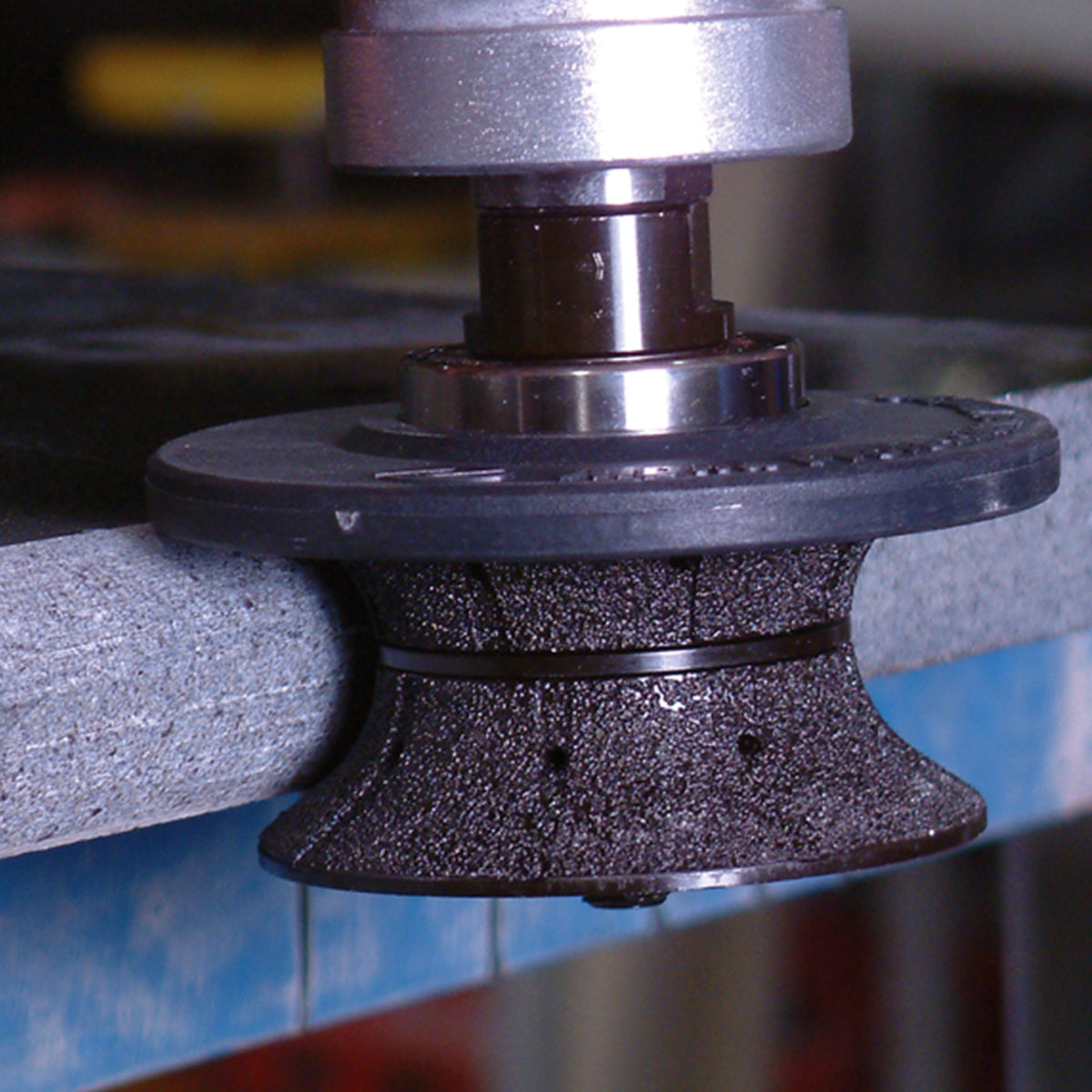 alpha profiler v-series wheel creating a full bullnose countertop edge