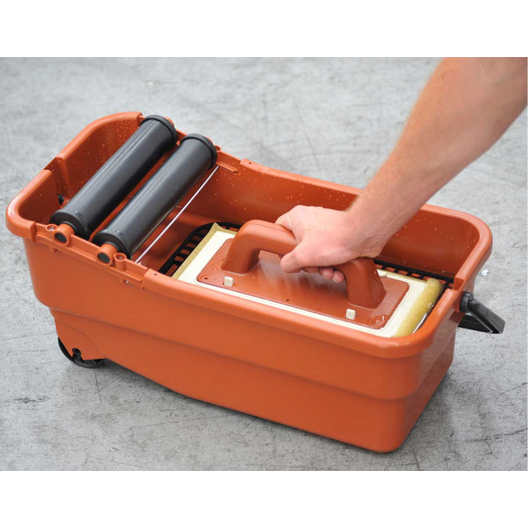 Raimondi Smart Grout Wash Bucket
with Depressed Sponge on Grate